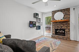 East Riverside 2BR 1BA Home Mins to Downtown and Lady Bird Lake by Austin Vacay - 1