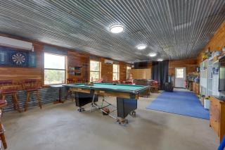 Shared Game Room & Deck: Condo Near Lake Tenkiller - 8