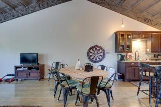 1/2 Mi to Lake Tenkiller Condo w/ Shared Game Room - 4