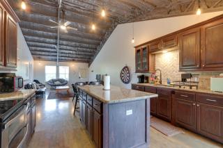 1/2 Mi to Lake Tenkiller Condo w/ Shared Game Room - 1
