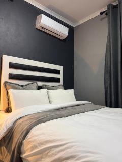 Purple Daisy Inn units - 6