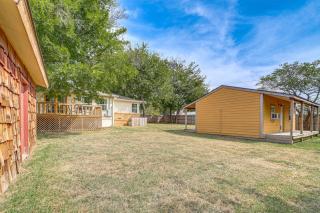 Private Workout Studio & Fenced Yard! Tulsa Escape - 8