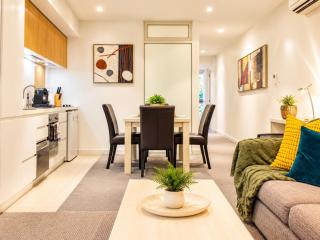 Koala Nest Central Adelaide 1BR Apartment with Pool & Sauna - Koala Stay - 3