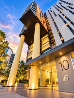 Koala Nest Central Adelaide 1BR Apartment with Pool & Sauna - Koala Stay - 8