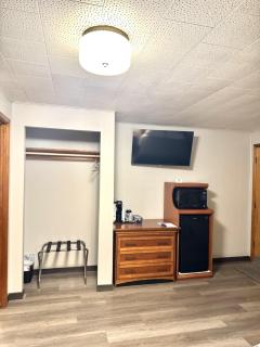 Route 81 Lodge Unit 2 - 4