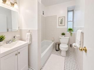 4 BD Spacious Family Unit - 1
