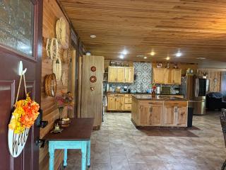 The Killabrew Cabin Hot Tub Country Escape - 7