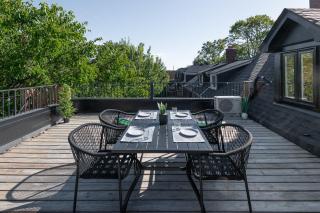 Cozy West End Gem Bright 2BR w Huge Private Deck - 8
