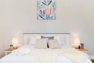 Pet Friendly Family Home In Brisbane - Relocations and Family Stays - Fast Internet - Parking - Netflix - 8