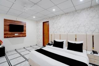 Collection O Basai Crossway Gurgaon Formerly AR Residency - 9
