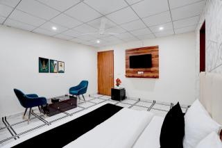 Collection O Basai Crossway Gurgaon Formerly AR Residency - 4