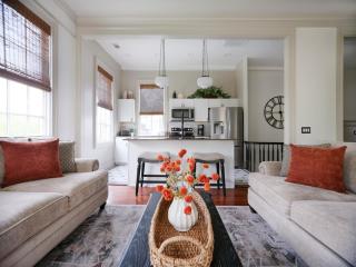 111 Waldburg street Beautifully Renovated Historic 5 bedroom 5 bath - 7