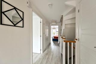 Luxury Dartford 5BR, 10 Beds, Groups, Free Parking, Snooker Table, Sleeps 14 - 4