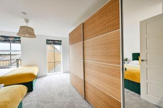 Luxury Dartford 5BR, 10 Beds, Groups, Free Parking, Snooker Table, Sleeps 14 - 9