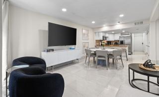 Bahia Mar Stylish Coastal Stay Steps to the Ocean - 7