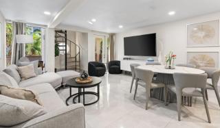 Bahia Mar Stylish Coastal Stay Steps to the Ocean - 6