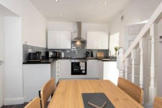 Toast Stays - The Merrington Fold - 2