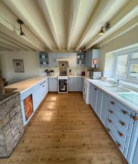 Toast Stays - Woodbine Cottage - 2