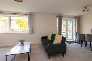 Toast Stays - The Hallington - 9