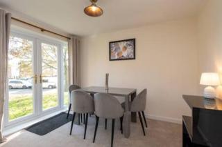 Toast Stays - The Hallington - 3