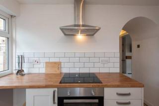 Toast Stays - The Hallington - 1