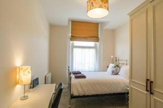 Toast Stays - The Crown Gables - 2