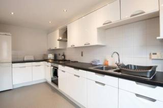 Toast Stays - The Crescent House - 3