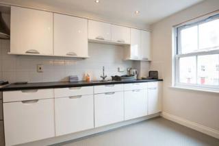Toast Stays - The Crescent House - 1