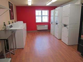 Studio 6 Corporate Extended Stay Rochester Henrietta NY - 6