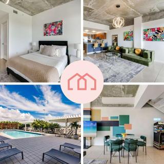 Hang Ten- Large Townhome lux amenities parking - 0