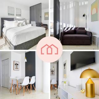 La Marinita - Marina Views Pool Parking Location - Miami Beach - 0