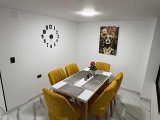 Cozy apartment, steps from Comfaboy - 8