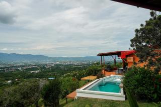 Stunning Views from Coffee Country Villa - 25 min to SJO - 5
