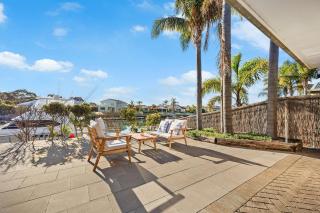 Smada Stay - 4BR, Waterfront, Perfect Entertainer - 9
