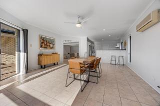 Smada Stay - 4BR, Waterfront, Perfect Entertainer - 4