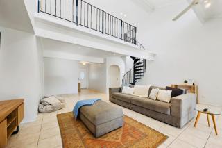 Smada Stay - 4BR, Waterfront, Perfect Entertainer - 2