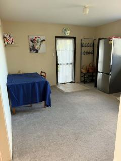 Private access with shower & toilet - 5