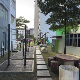 AHM Family Homestay Apartmen Molek Ria - 2