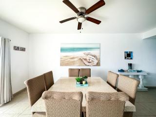 Spacious 2BR Condo with Great Views N302 - 2