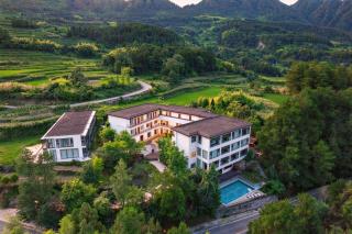 Zhangjiajie Peak&Cloud Retreat-signature coffee-Buffet breakfast-English support-Close to both the East Gate and the Central Gate - 0