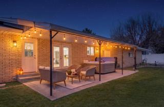 River Walk by KABINO View of Snake River Close to Idaho Falls Greenbelt Trail Hot Tub Fenced Yard - 9