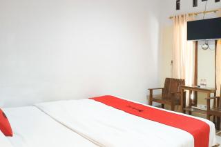 RedDoorz near Taman Merapi Yogyakarta - 7