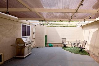 Sleeps 8, 10-15mins to Strip, Fremont, or Airport - 7