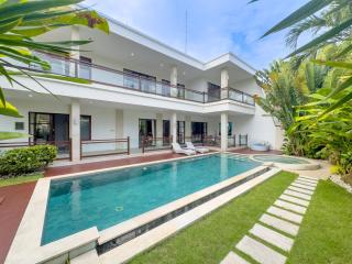 Villa Golden Palm Bali Canggu- HUGE luxe 2-storey villa - 9