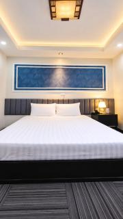 Holiday Suites Hotel & Spa - 7