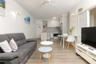 Deluxe ground floor 1 Bedroom at Coral Apartments - 6