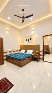 Hotel SVP 500 Mtr from Rammandir - 6