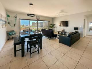 Relaxing Getaway 2BR Condo E402 - 9