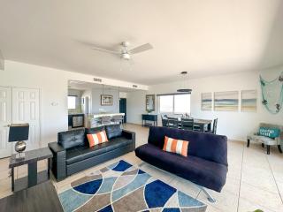 Relaxing Getaway 2BR Condo E402 - 6