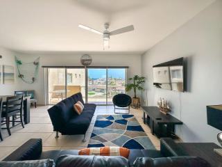 Relaxing Getaway 2BR Condo E402 - 5
